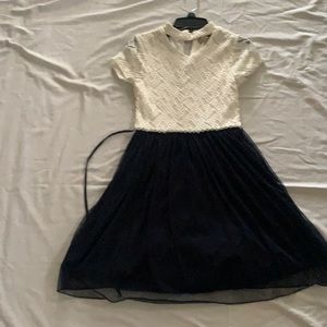 white and navy blue kids dress